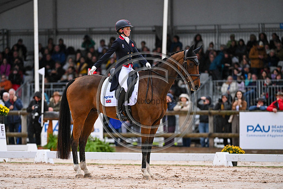 Rosalind CANTER_IZILOT DHI_Pau_PN24_175601