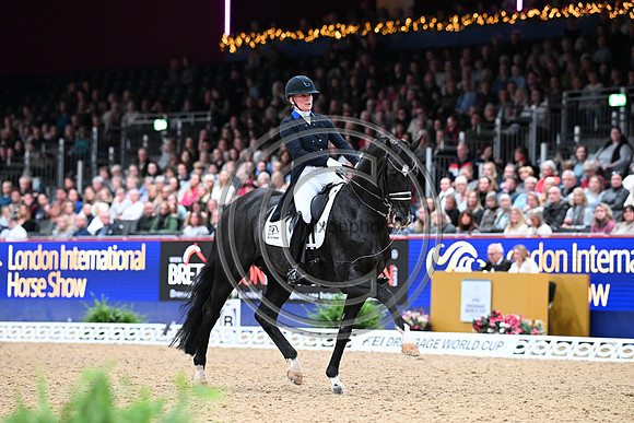 Nanna Skodborg Merrald_Blue Hors St. Schufro_LIHS_PN24_180276