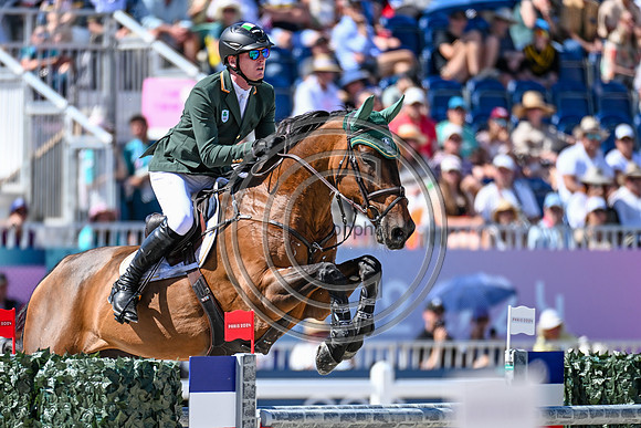 Daniel COYLE riding LEGACY_Paris24_PN24_158861