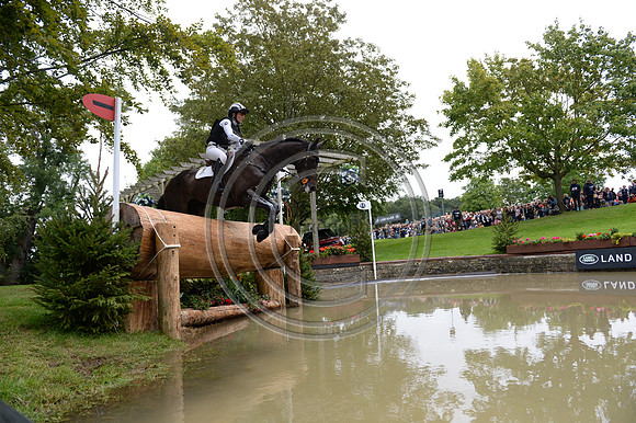 Caroline Powell_ON THE BRASH_PN19_121395