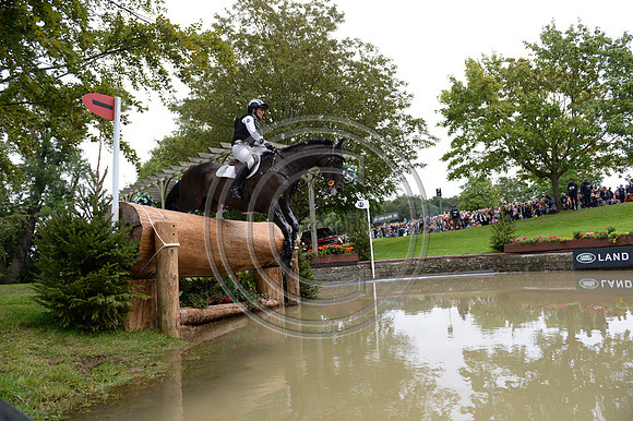 Caroline Powell_ON THE BRASH_PN19_121396