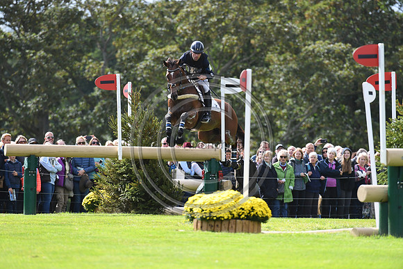Chris Talley_UNMARKED BILLS_LRBHT_PN19_120149