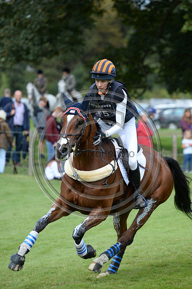 Elisabeth Halliday-Sharp_DENIRO Z_LRBHT_MR19_128934