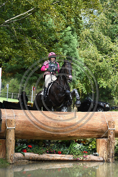 Emma Hyslop-Webb_PENNLANDS DOUGLAS_LRBHT_PN19_120480