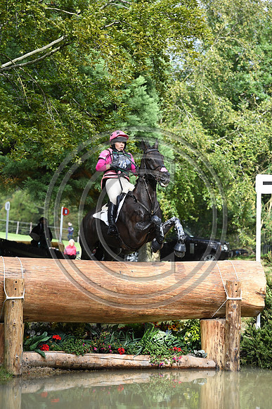 Emma Hyslop-Webb_PENNLANDS DOUGLAS_LRBHT_PN19_120481