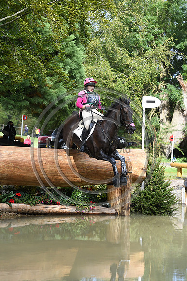 Emma Hyslop-Webb_PENNLANDS DOUGLAS_LRBHT_PN19_120484