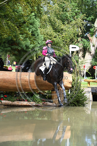 Emma Hyslop-Webb_PENNLANDS DOUGLAS_LRBHT_PN19_120485