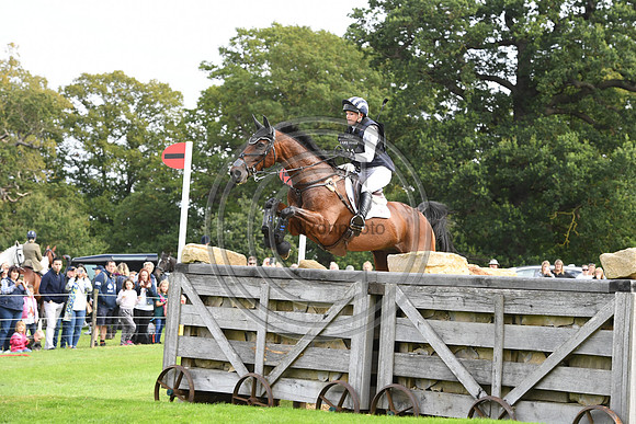 Julia Norman_CARRYON BOBBY BOY_LRBHT_TM19_38597