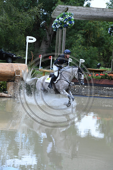 Oliver Townend_BALLAGHMOR CLASS_LRBHT_PN19_120604