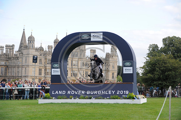 Oliver Townend_BALLAGHMOR CLASS_LRBHT_TM19_129821 2