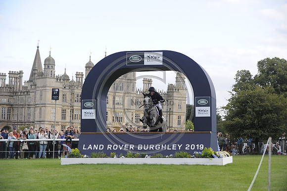 Oliver Townend_BALLAGHMOR CLASS_LRBHT_TM19_129821