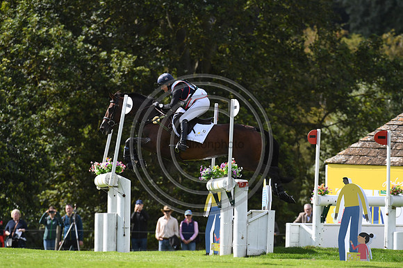 Piggy French_VANIR KAMIRA_LRBHT_PN19_120352