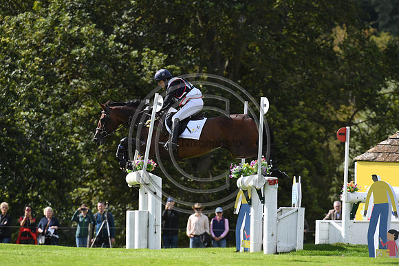 Piggy French_VANIR KAMIRA_LRBHT_PN19_120353