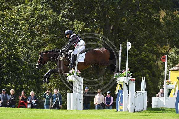 Piggy French_VANIR KAMIRA_LRBHT_PN19_120354