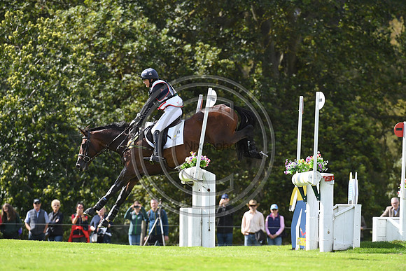 Piggy French_VANIR KAMIRA_LRBHT_PN19_120355