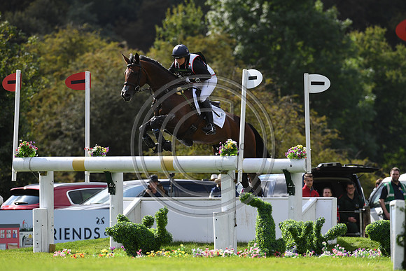 Piggy French_VANIR KAMIRA_LRBHT_PN19_120360