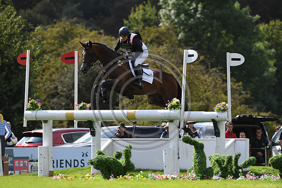 Piggy French_VANIR KAMIRA_LRBHT_PN19_120361