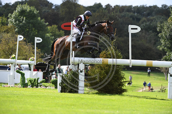 Piggy French_VANIR KAMIRA_LRBHT_PN19_120376
