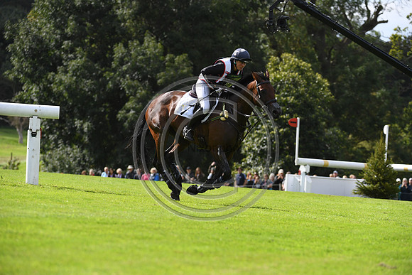 Piggy French_VANIR KAMIRA_LRBHT_PN19_120384