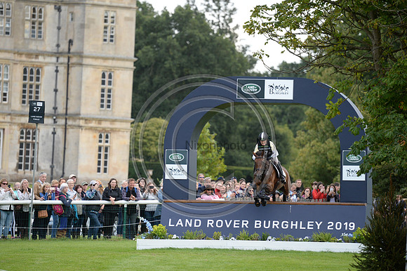 Pippa Funnell_MGH GRAFTON STREET_LRBHT_PN19_119224