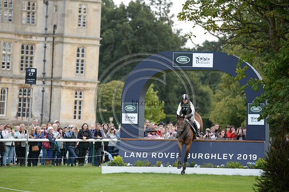 Pippa Funnell_MGH GRAFTON STREET_LRBHT_PN19_119226