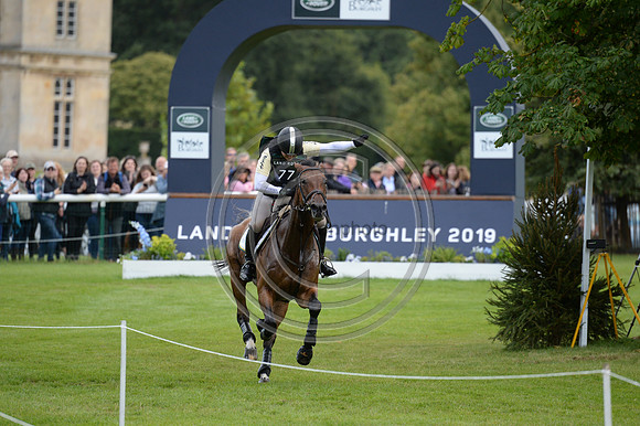 Pippa Funnell_MGH GRAFTON STREET_LRBHT_PN19_119229