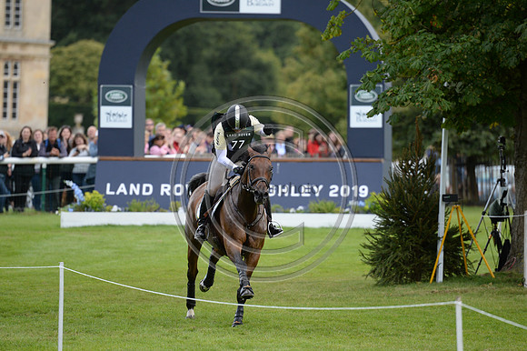 Pippa Funnell_MGH GRAFTON STREET_LRBHT_PN19_119231