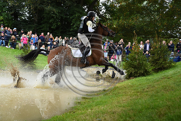 Pippa Funnell_MGH GRAFTON STREET_LRBHT_PN19_119304