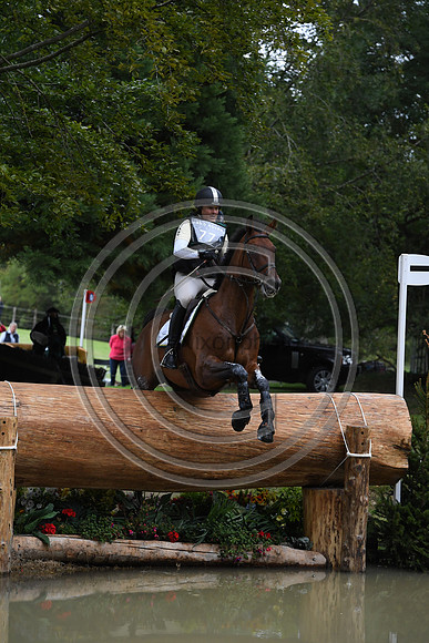 Pippa Funnell_MGH GRAFTON STREET_LRBHT_PN19_120520