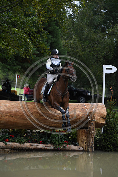 Pippa Funnell_MGH GRAFTON STREET_LRBHT_PN19_120521