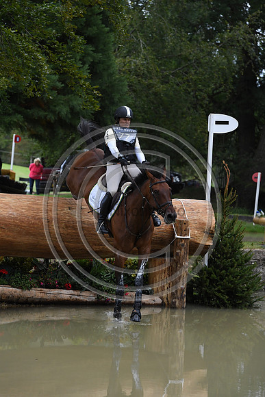 Pippa Funnell_MGH GRAFTON STREET_LRBHT_PN19_120523