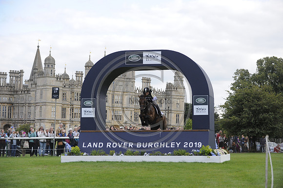 Pippa Funnell_MGH GRAFTON STREET_LRBHT_TM19_129804