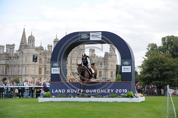 Pippa Funnell_MGH GRAFTON STREET_LRBHT_TM19_129806