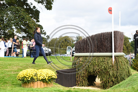 Walking the course_LRBHT_TM19_38992