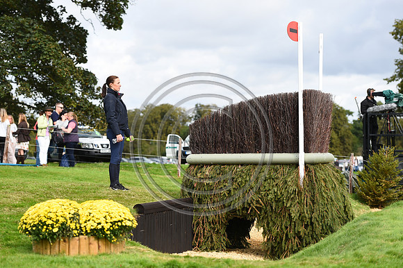 Walking the course_LRBHT_TM19_38994