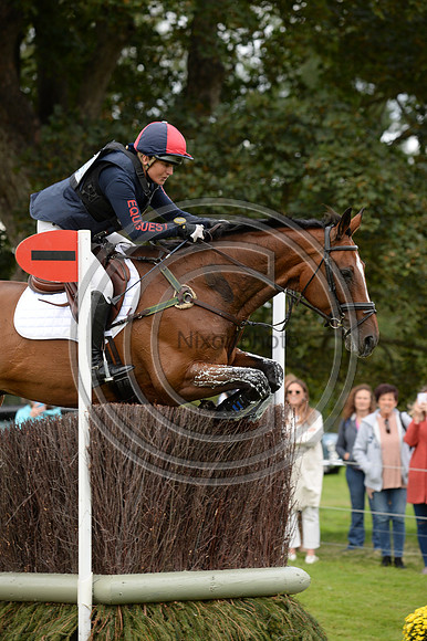 Rebecca Gibbs_DE BEERS DILLETANTE_LRBHT_MR19_128991