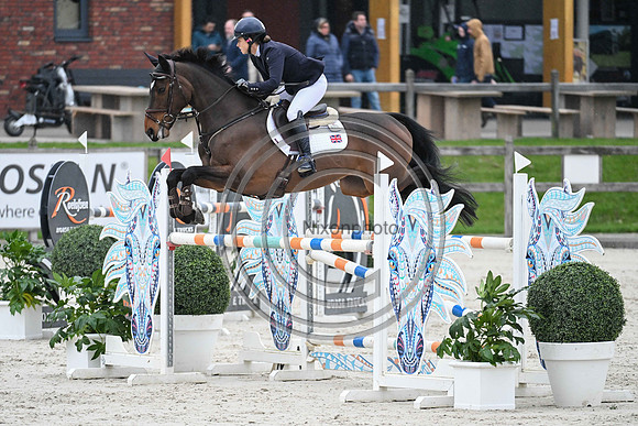 Kirsty CHABERT_Classic VI_Krone_PN23_124680