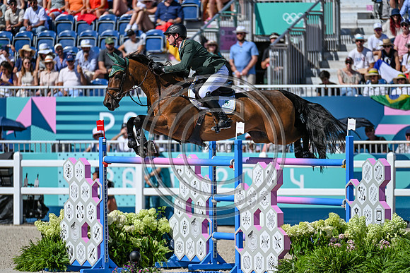 Daniel COYLE riding LEGACY_Paris24_PN24_158855