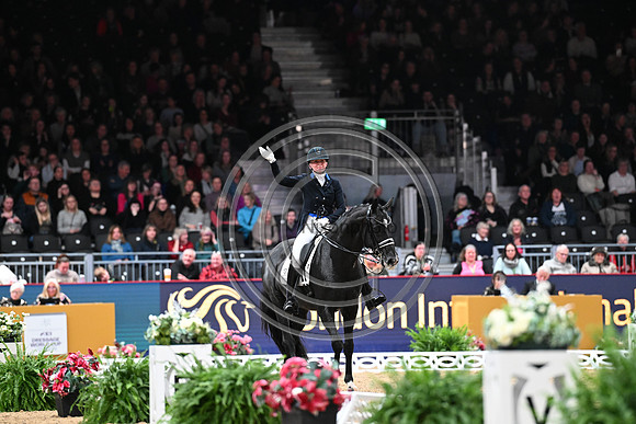 Nanna Skodborg Merrald_Blue Hors St. Schufro_LIHS_PN24_180337