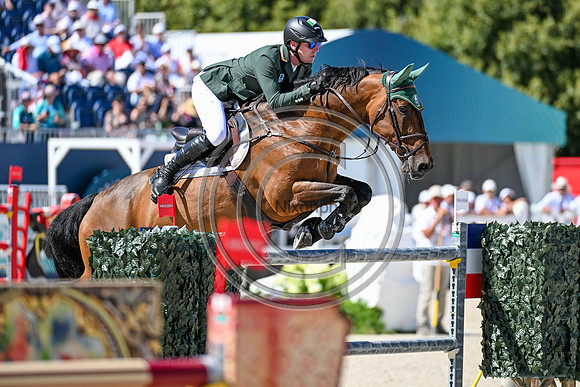 Daniel COYLE riding LEGACY_Paris24_PN24_158866