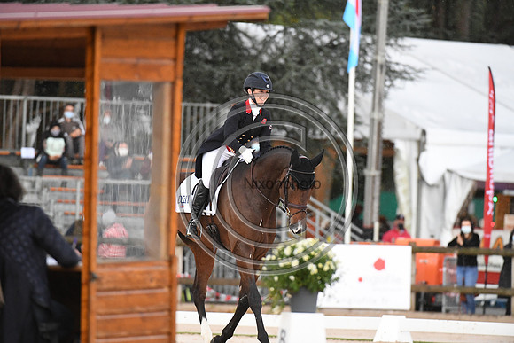 Laura COLLETT_LONDON 52 _PauCCI5_20PN_116281