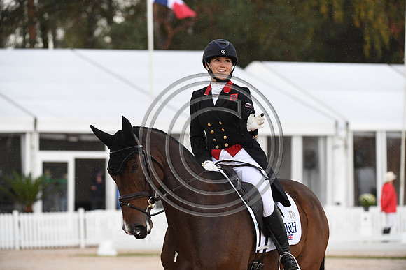 Laura COLLETT_LONDON 52 _PauCCI5_20PN_116384