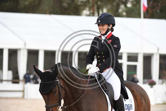 Laura COLLETT_LONDON 52 _PauCCI5_20PN_116393