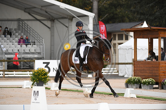 Laura COLLETT_LONDON 52 _PauCCI5_20PN_116218