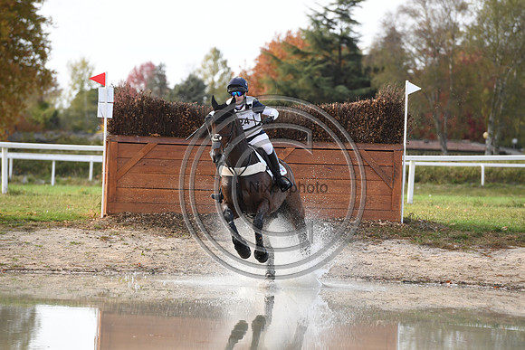 Laura COLLETT_LONDON 52_PauCCI5_20PN_117300