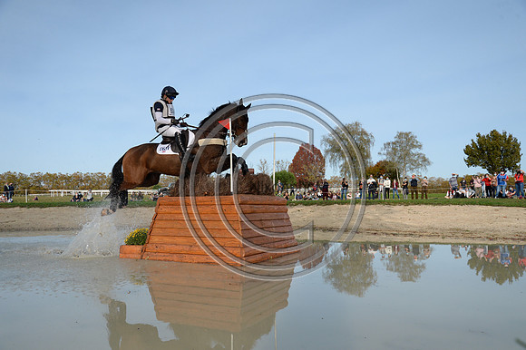 Laura COLLETT_LONDON 52_PauCCI5_20PN_117349