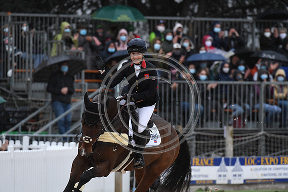 Laura COLLETT_LONDON 52_PauCCI5_20PN_119668