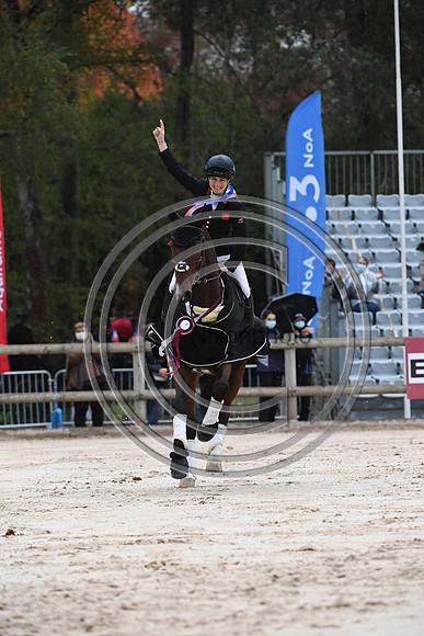 Laura COLLETT_LONDON 52_PauCCI5_20PN_119369