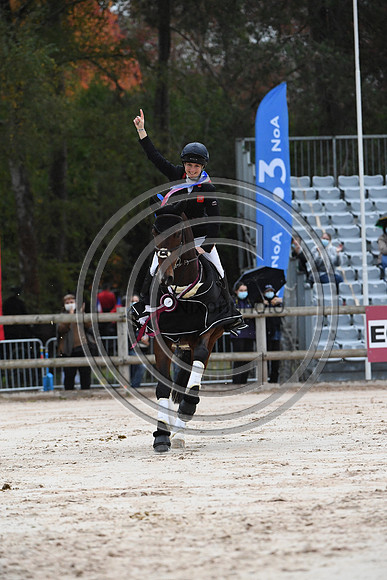 Laura COLLETT_LONDON 52_PauCCI5_20PN_119370