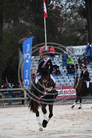 Laura COLLETT_LONDON 52_PauCCI5_20PN_119335